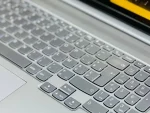تصویر کیبورد چیکلت لپ تاپ ideaPad Pro5 16 با نور پس زمینه