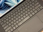 تصویر کیبورد جزیره ای با نور پس زمینه لپ تاپ Dell precision 5570